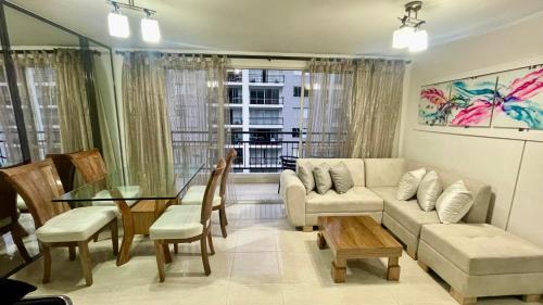 Apartment with Mountain View