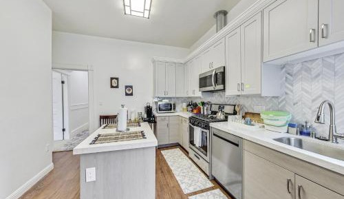 Queen Room with Shared Bathroom