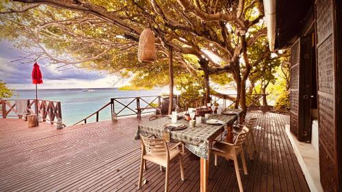 Queen Room with Garden View