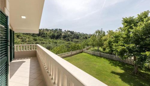 Four-Bedroom Holiday Home