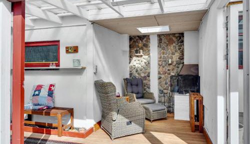 Three-Bedroom Holiday Home 