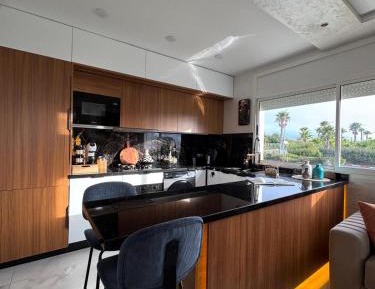 Apartment with Pool View 