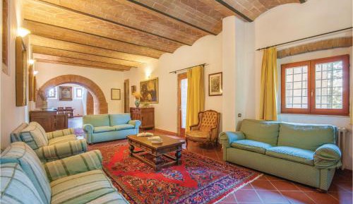 Twelve-Bedroom Holiday Home