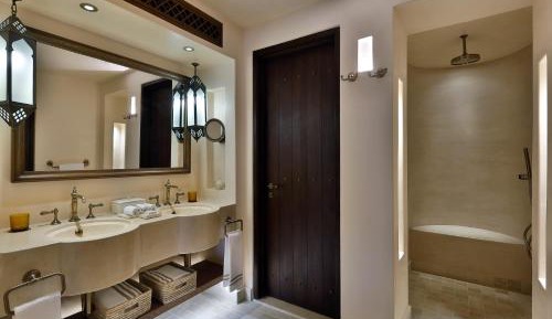 Deluxe, Guest room, 1 King, Desert view, Balcony