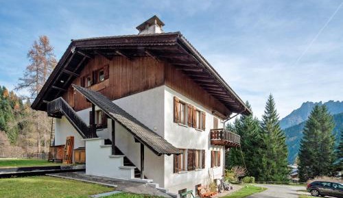 Three-Bedroom Superior Apartment