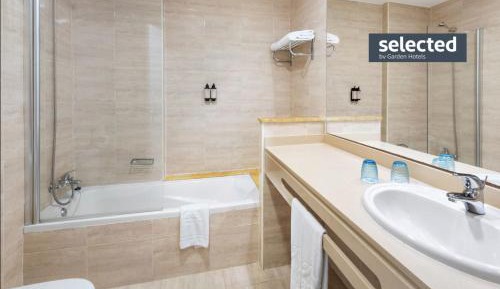 Selected Club Deluxe Hydro Superior Room Sea View