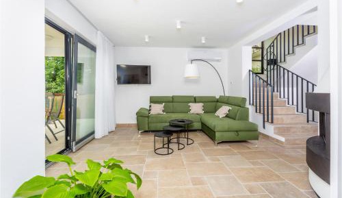 Three-Bedroom Vacation Home 