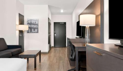 King Suite with Roll - In Shower - Disability Access