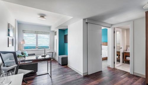 One-Bedroom King Suite