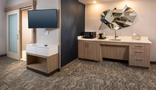 Suite with Two Queen Beds and Trundle Bed - Hearing Accessible