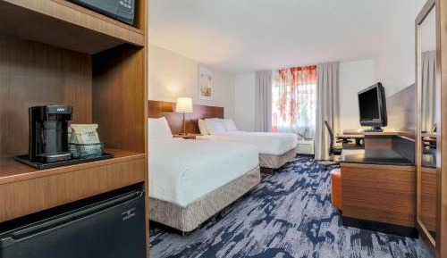 Queen Room with Two Queen Beds - Hearing Accessible