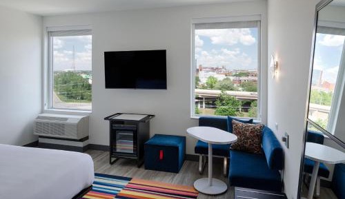 ALOFT, Guest room, 1 King, City view