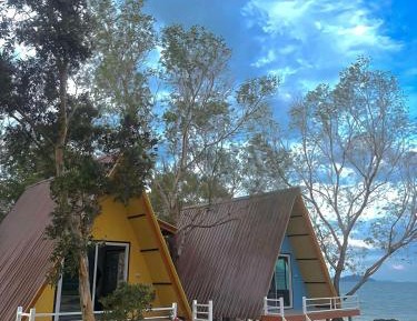 Villa - Beach Front