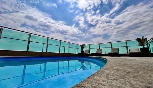 One-Bedroom Apartment with City View