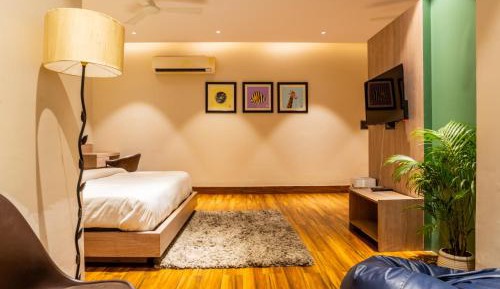 Deluxe King Room