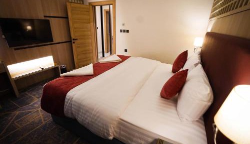 Two-Bedroom Apartment with City View