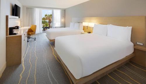 Guest room, 2 Queen, Balcony 