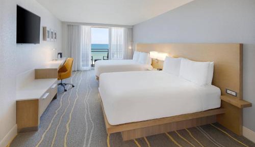 Queen Room with Balcony - Oceanfront