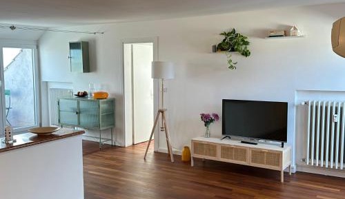 One-Bedroom Apartment with Balcony