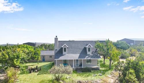 Three-Bedroom Holiday Home 