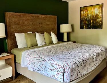 Queen Room with Balcony