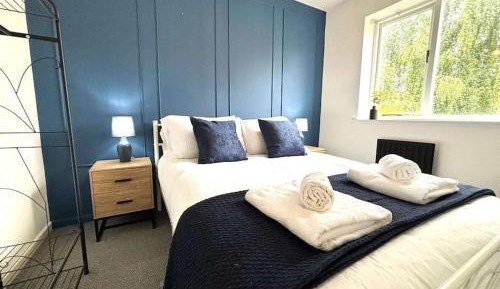 Three-Bedroom Deluxe Apartment