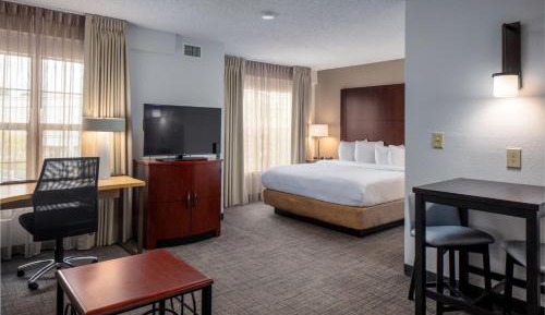 Studio, 1 King or 1 Queen