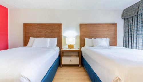 Queen Room with Two Queen Beds - Non-Smoking