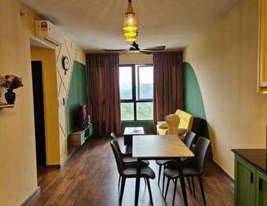 Two-Bedroom Apartment with Mountain View