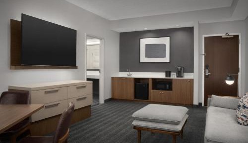 One-Bedroom King Suite