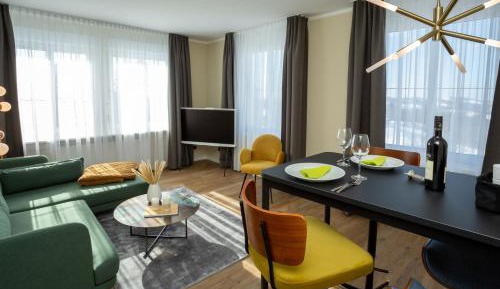 Apartment with Mountain View