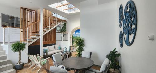 One-Bedroom Apartment with Terrace