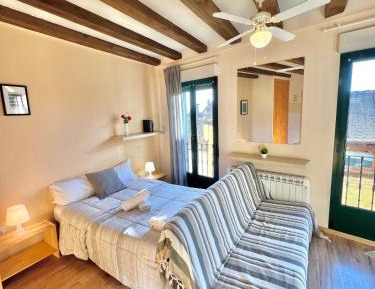 Studio Apartment with Balcony