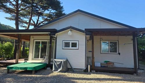 Family Room with Mountain View