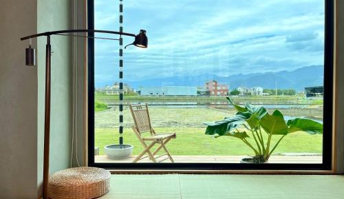201 Double Room with Balcony and Mountain View (Non-Smoking)