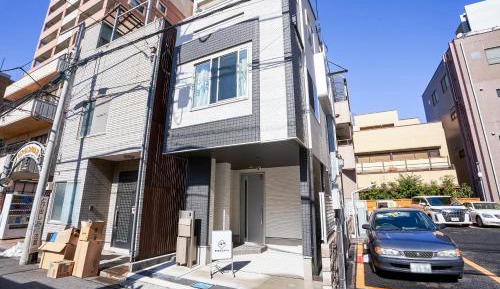 Three-Bedroom Premium Apartment