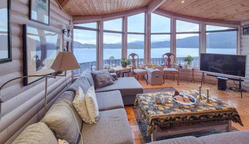 Four-Bedroom Holiday Home