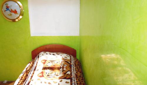 Single Room with Shared Bathroom