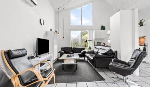Four-Bedroom Holiday Home