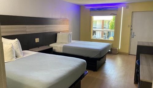 Double Room with Two Double Beds - Non-Smoking