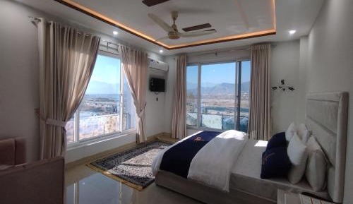 King Room with Balcony