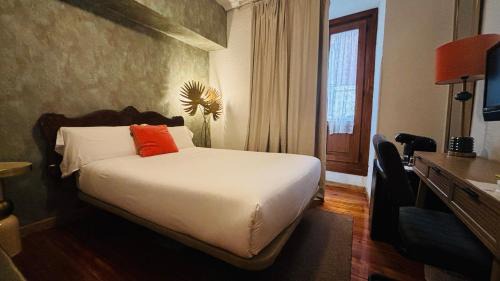 Double Room with Private External Bathroom