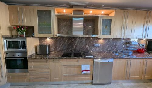 Three-Bedroom Deluxe Apartment