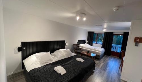 Family Room (2 Adults + 2 Children)