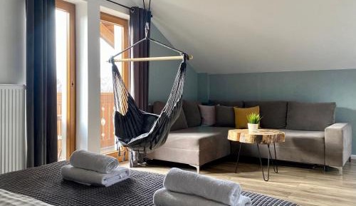 Apartment with Mountain View