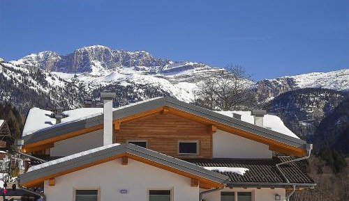 Apartment with Mountain View