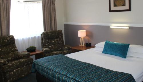 Deluxe Queen Room