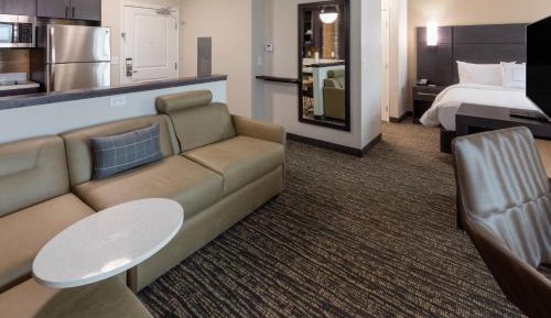 King Studio with Sofa Bed - Hearing Accessible