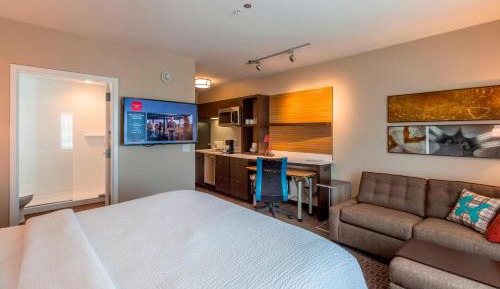 King Studio with Sofa Bed