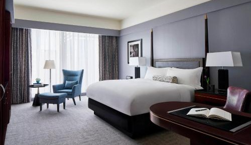 Deluxe Guest Room, 1 King, Garden View